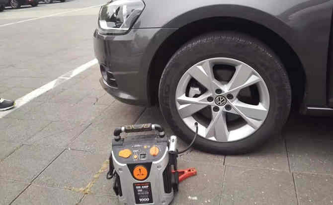 射阳汽车搭电案例